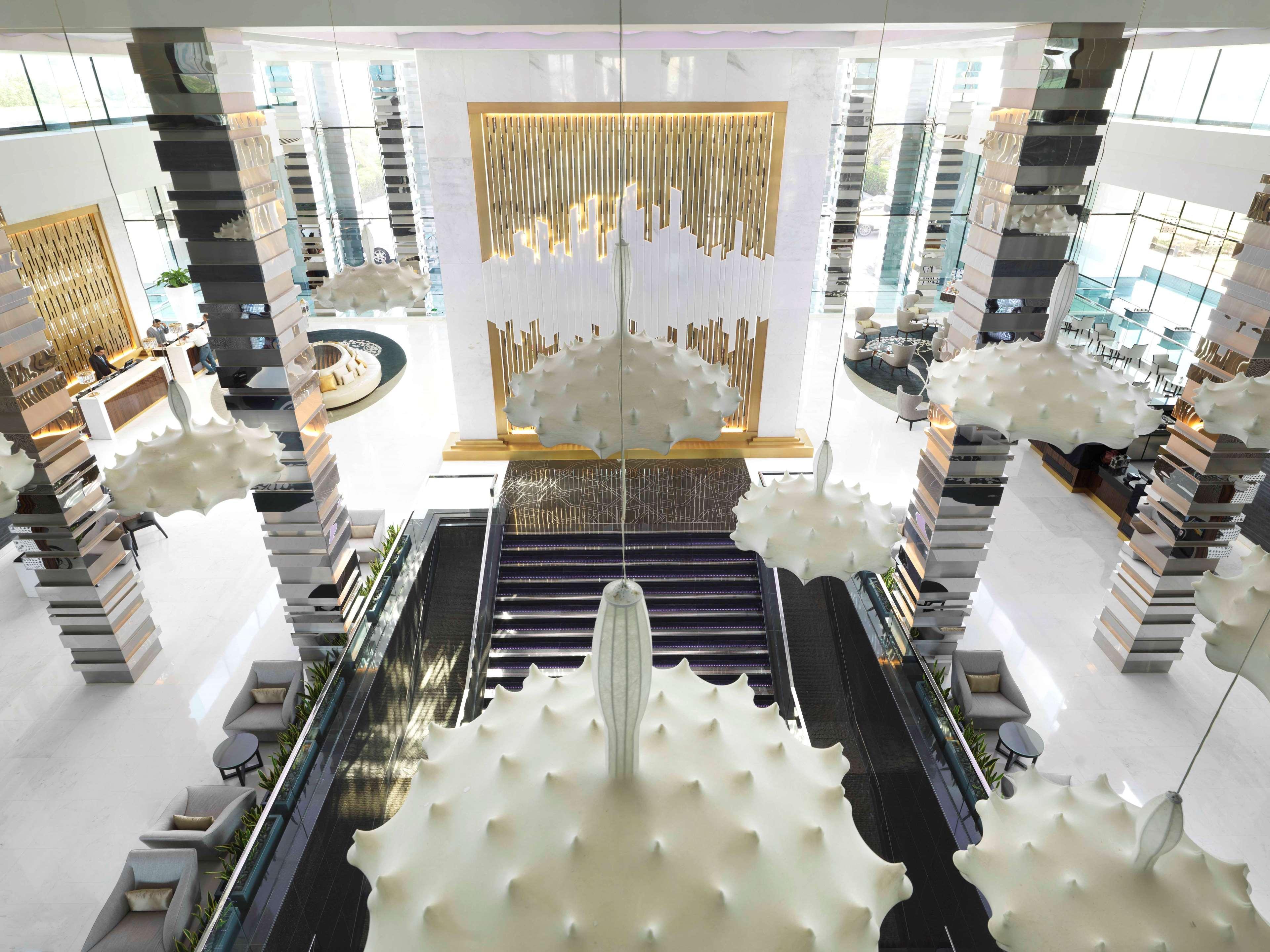 Hotel Fairmont Bab Al Bahr Abu Dabi Exterior foto The lobby of the hotel