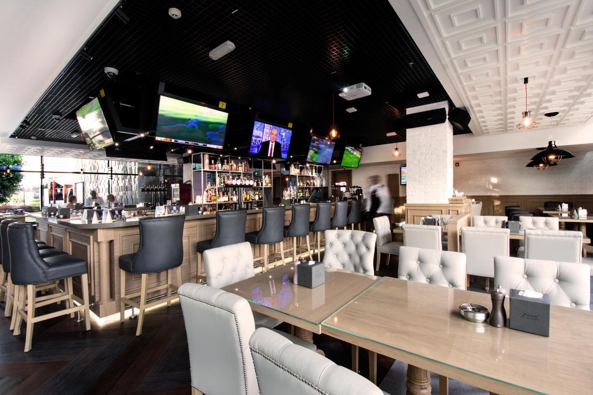 Hotel Fairmont Bab Al Bahr Abu Dabi Exterior foto The interior of a typical restaurant