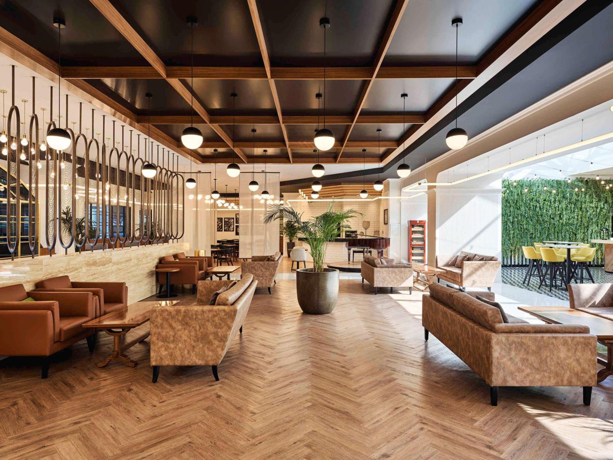 Hotel Fairmont Bab Al Bahr Abu Dabi Exterior foto The lounge at the airport